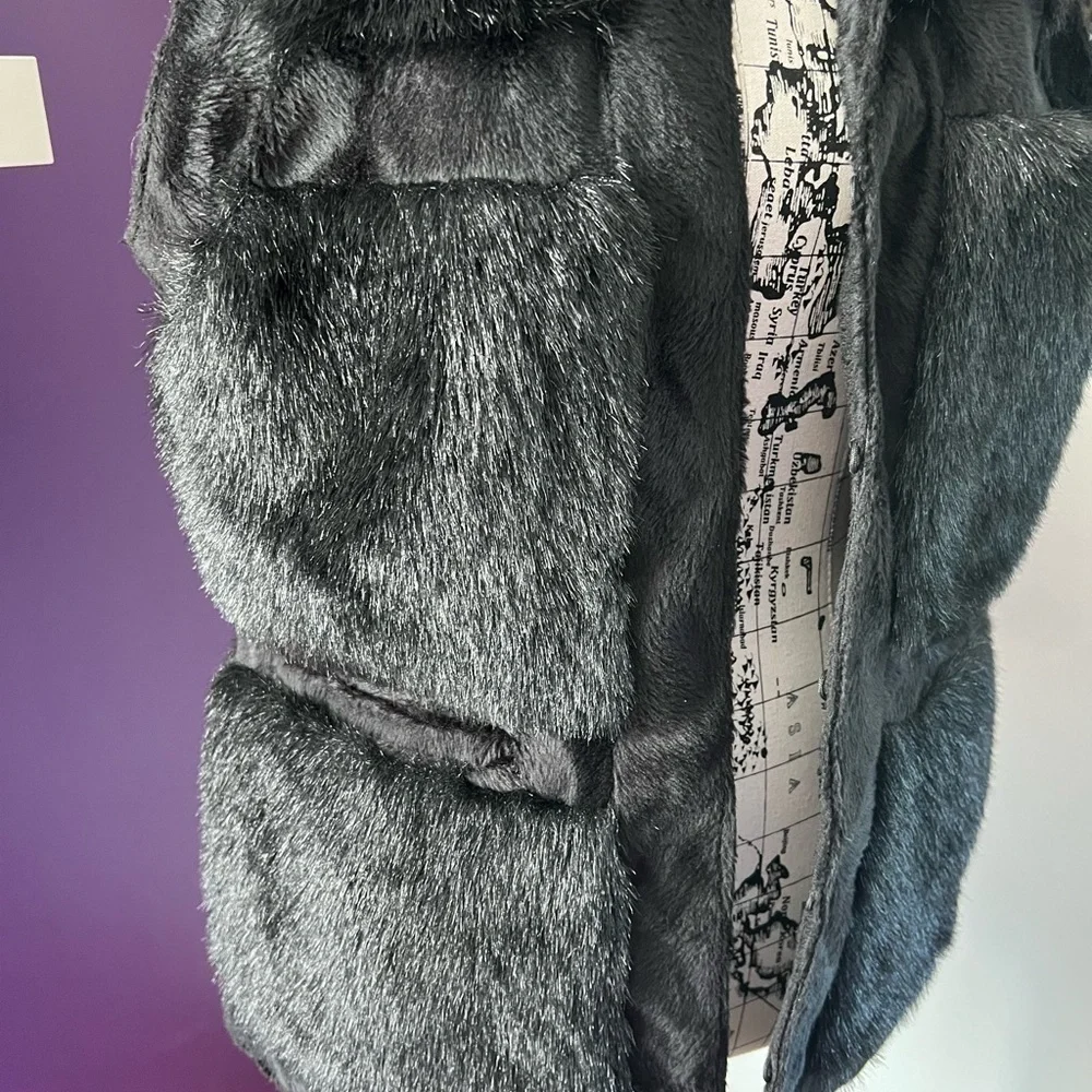 RLZ Faux Fur Vest - Picture 3 of 12